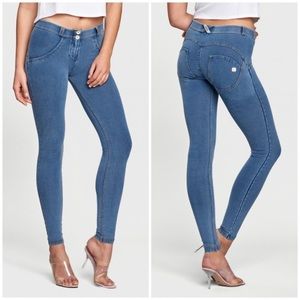 FREDDY WR.UP BOOTY BLUE WASH DENIM JEAN LEGGINGS